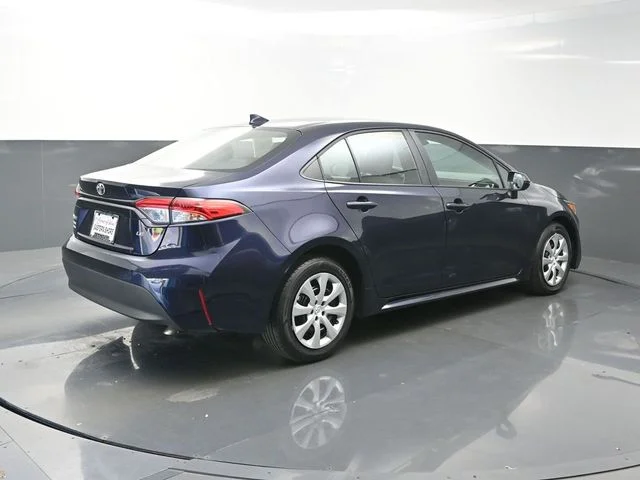 2025 Toyota Corolla LE - Photo 7