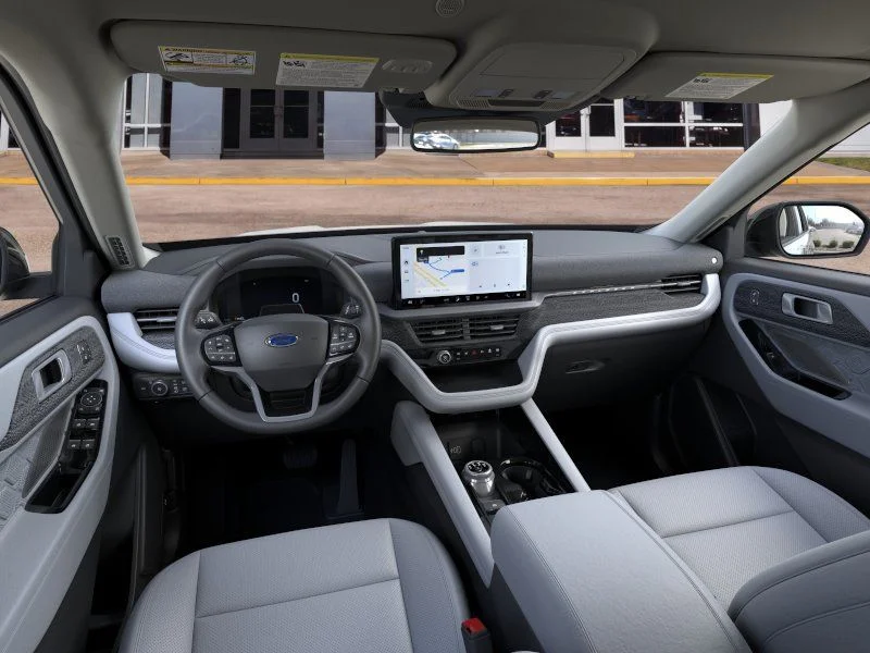 New 2026 Star White Metallic Tri-Coat Ford Platinum image 9