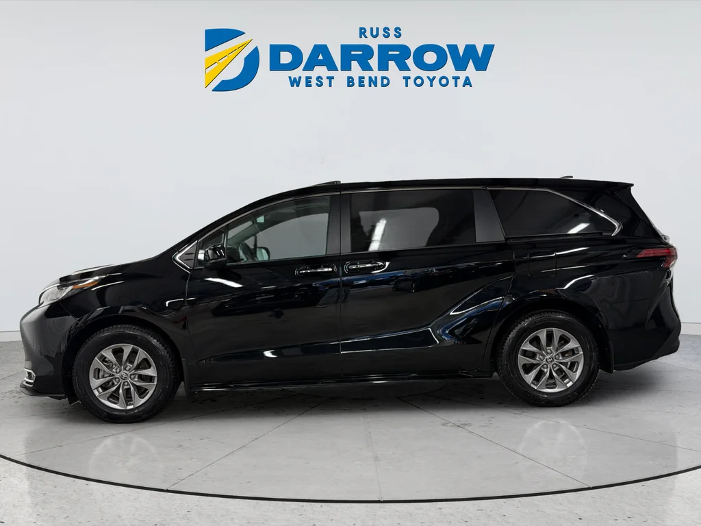 Used 2022 Black Toyota XLE image 2
