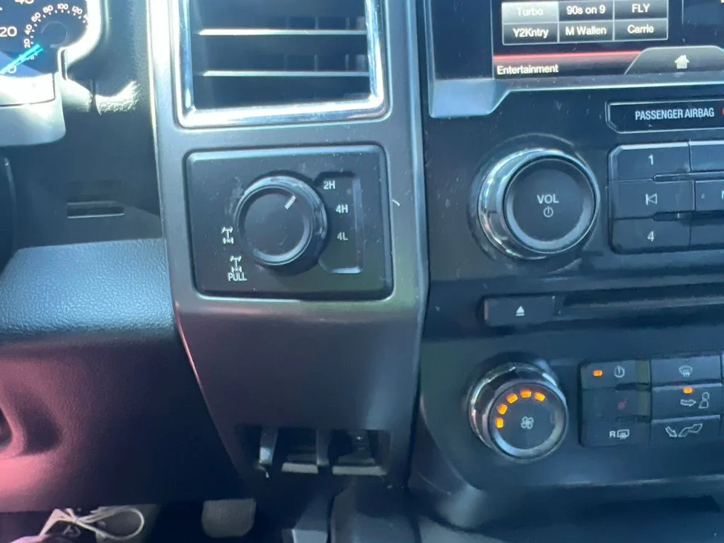 Used 2015 Magnetic Metallic Ford XLT image 16