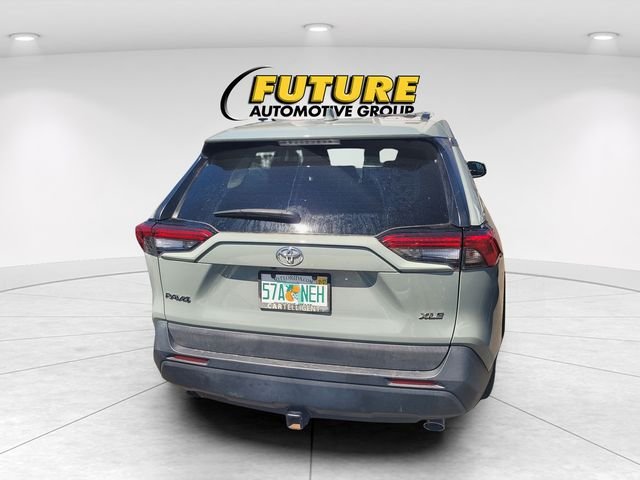 Used 2021 Gray Toyota XLE image 4