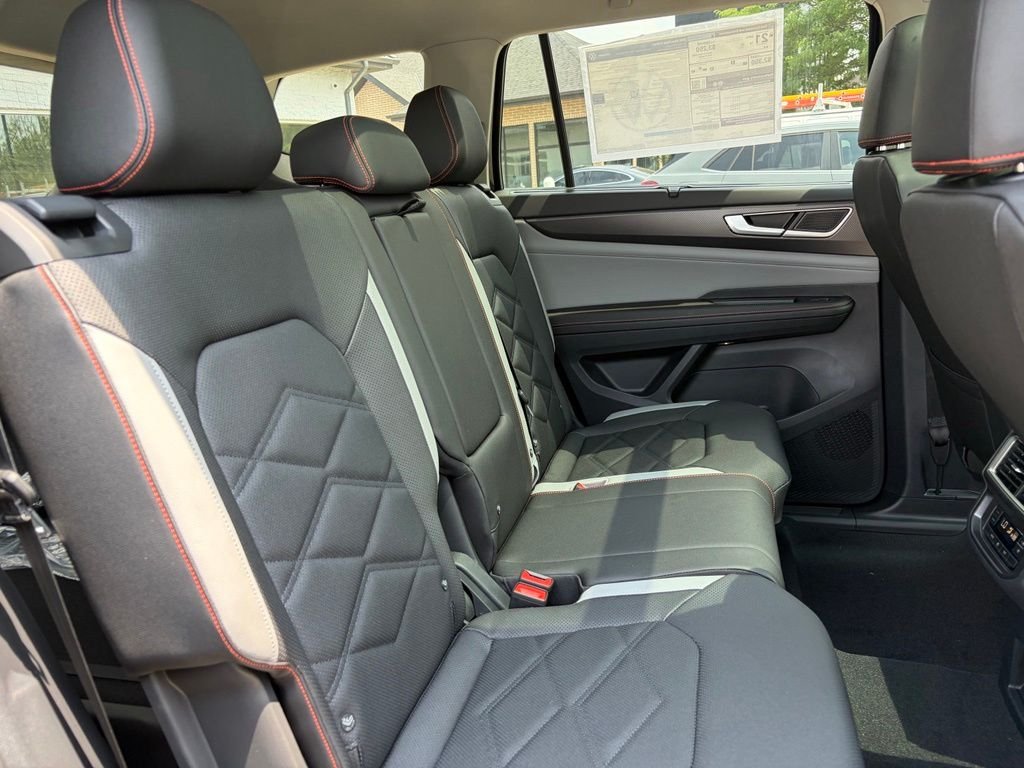 New 2026 Deep Black Pearl Volkswagen 2.0T Peak Edition image 19