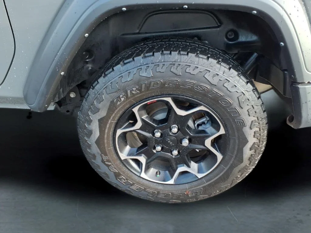 Used 2021 Gray Jeep Sport S image 13