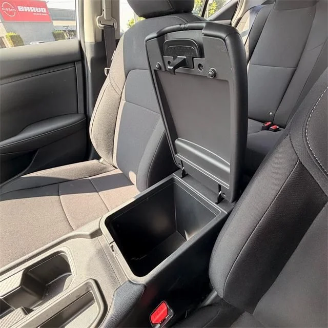 Used 2025 White Nissan S image 26