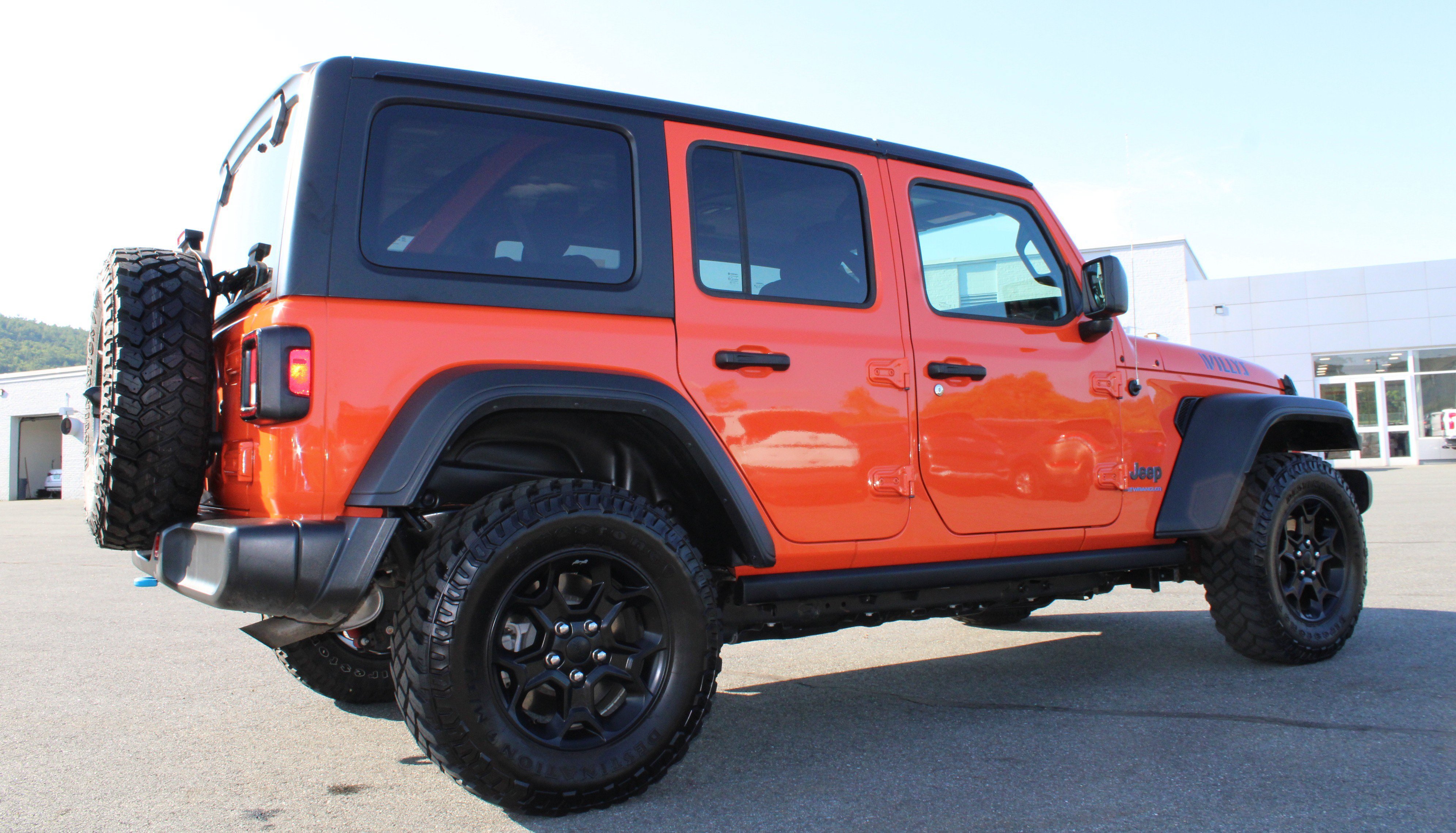Used 2023 Punkn Metallic Clearcoat Jeep  image 7