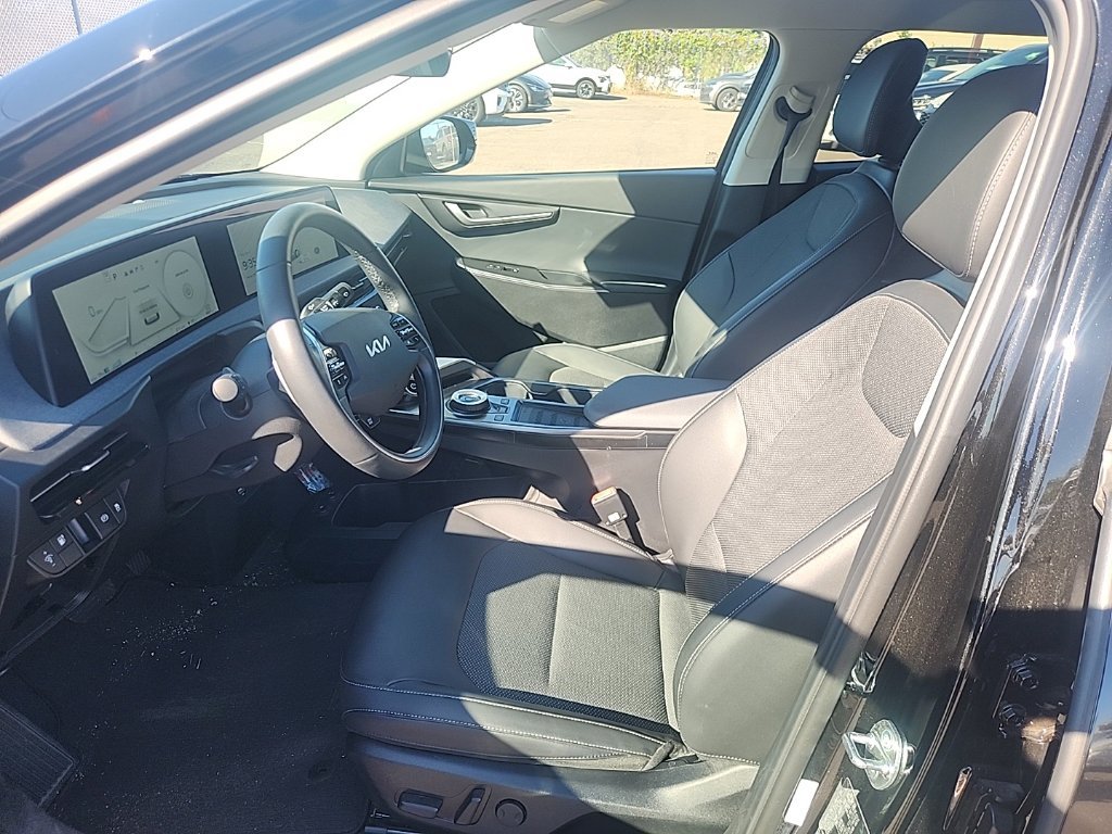 Certified Used 2024 Aurora Black Kia Light image 18