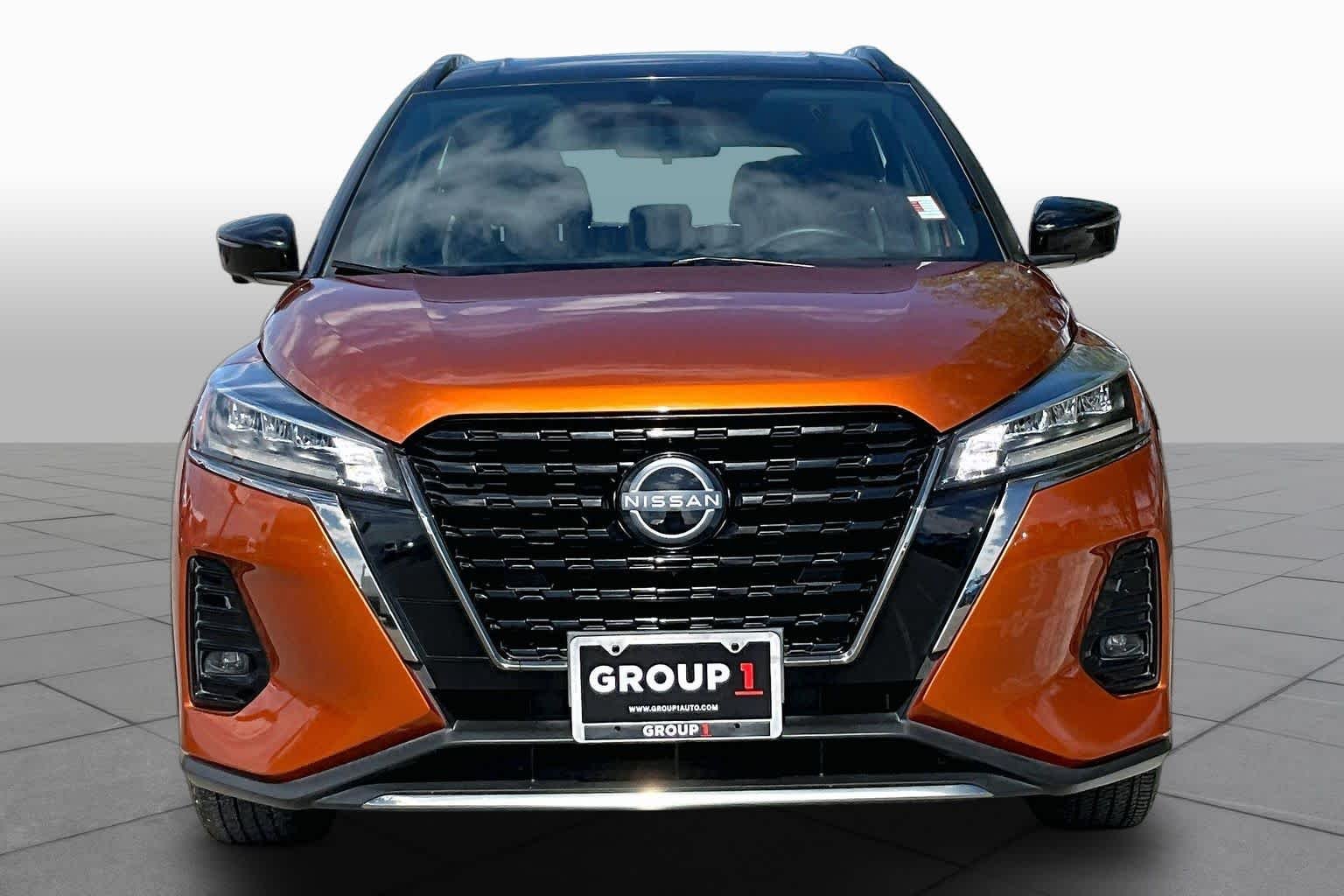 Certified Used 2023 Monarch Orange / Super Black Nissan SR image 4
