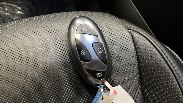 Used 2025 Sage Gray Hyundai Limited image 21
