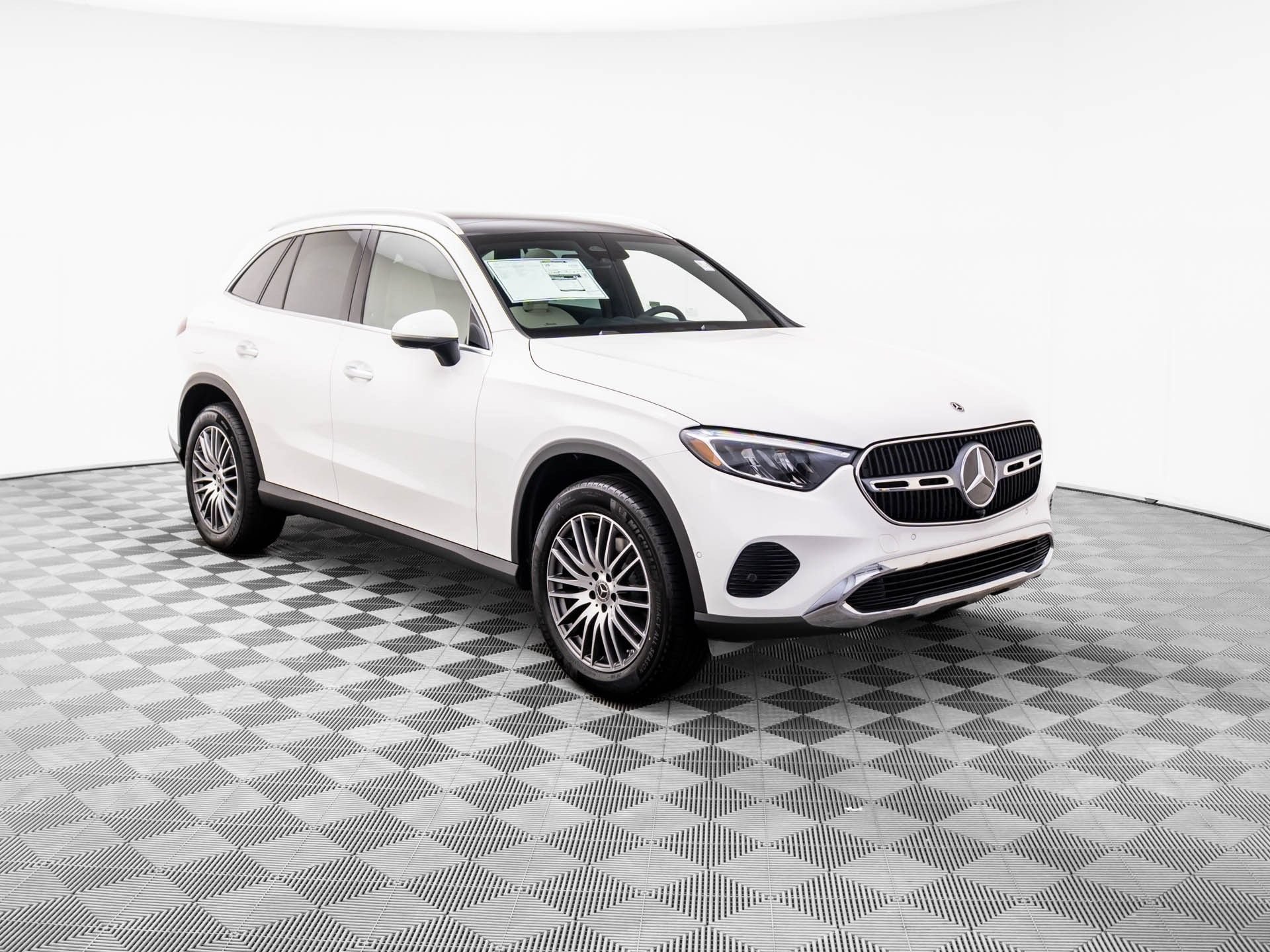 New 2026 Polar White Mercedes-Benz GLC 300 image 43