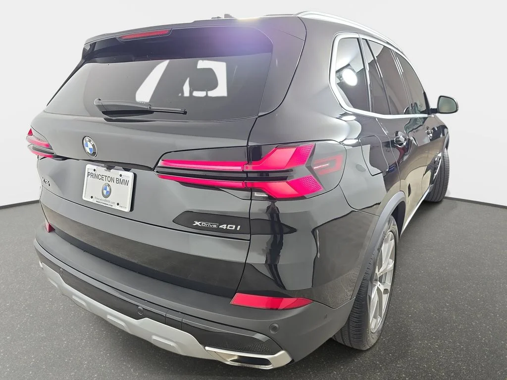 Used 2026 Black Sapphire Metallic BMW xDrive40i image 39