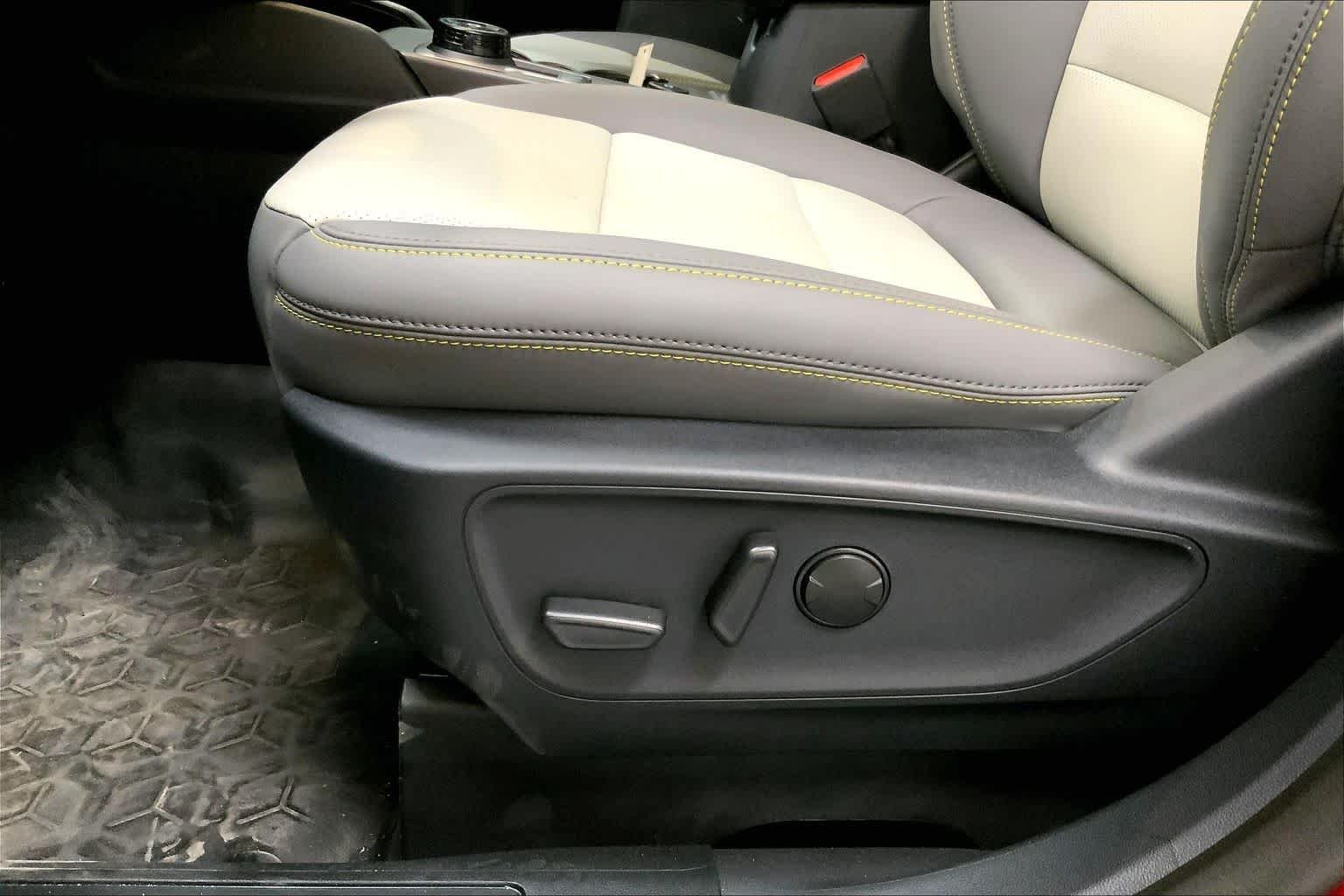 New 2026 Ruby Red Metallic Tinted Clearcoat Ford Badlands® image 19