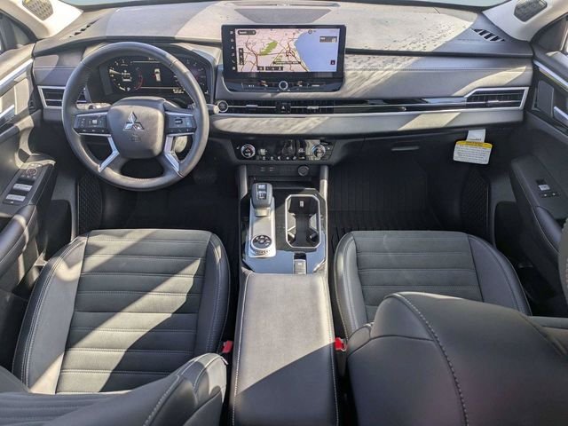 Used 2025 White Mitsubishi SE image 16
