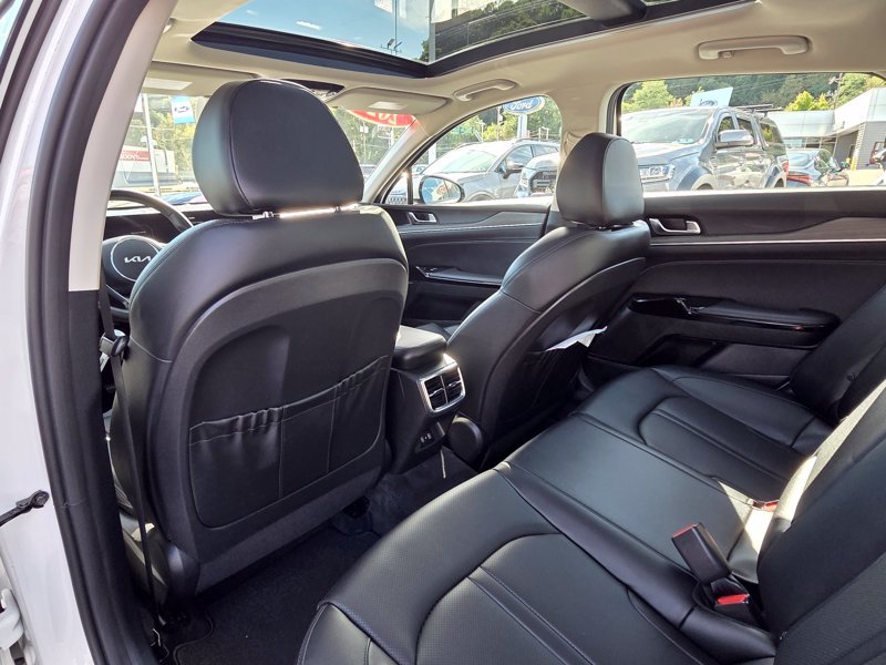 Used 2026 White Kia EX image 18