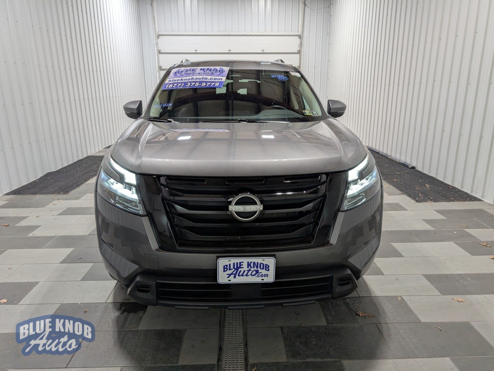 2024 Nissan Pathfinder SV photo 2