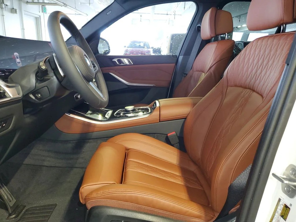 Used 2026 White BMW sDrive40i image 16