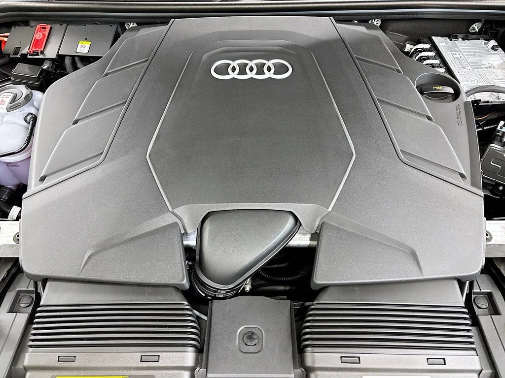 2025 Audi Q8 Premium Plus - Photo 23