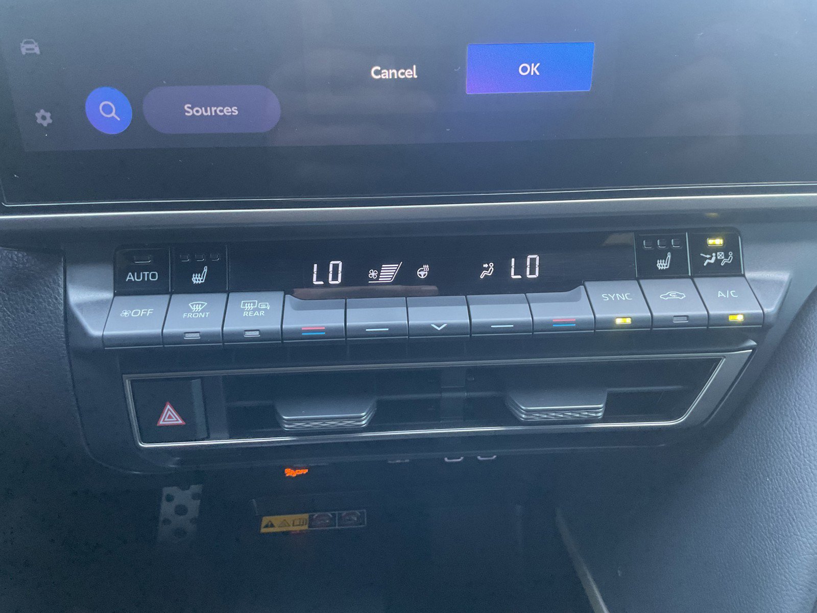 2025 Toyota Camry XSE - Photo 28