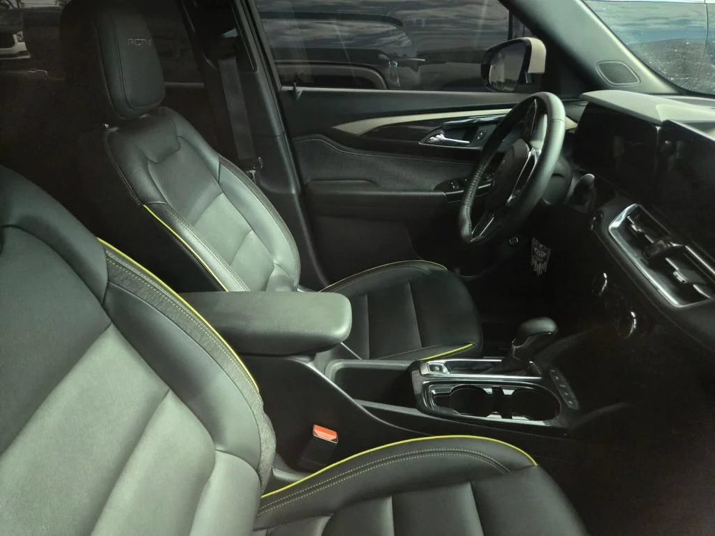 Used 2024 Summit White Chevrolet ACTIV image 4