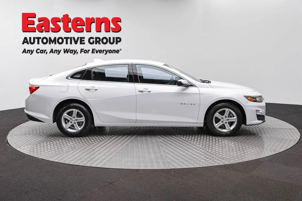 Used 2024 White Chevrolet LT image 4