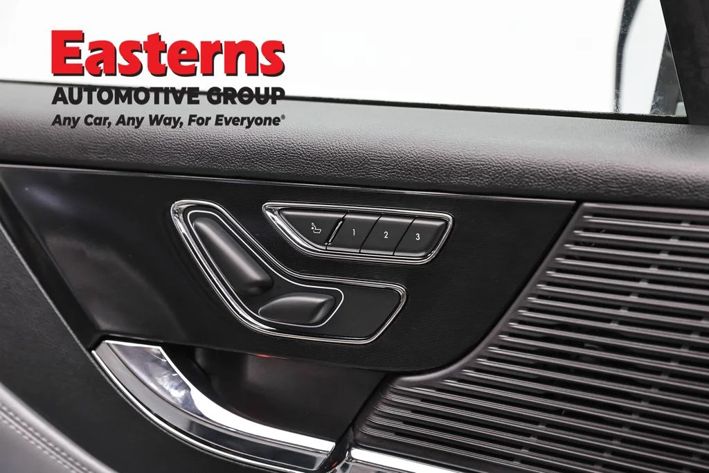 Used 2022 Silver Lincoln Standard image 21