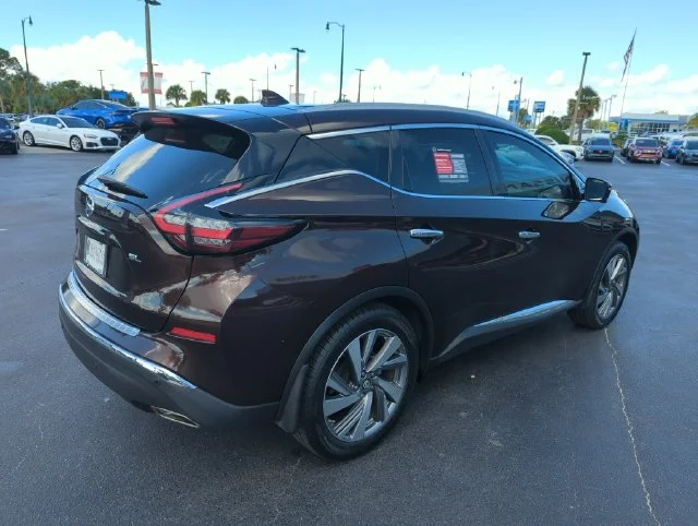 Used 2019 Brown Nissan SL image 6