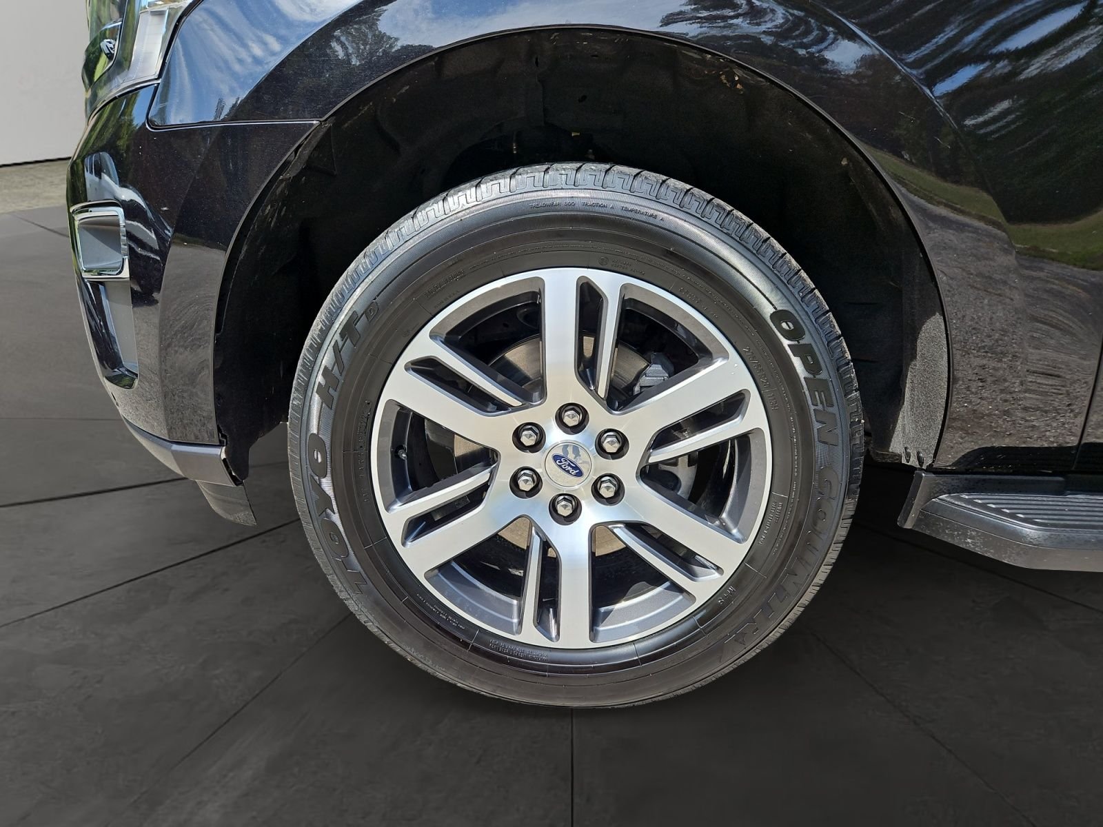 Used 2024 Black Ford Limited image 14