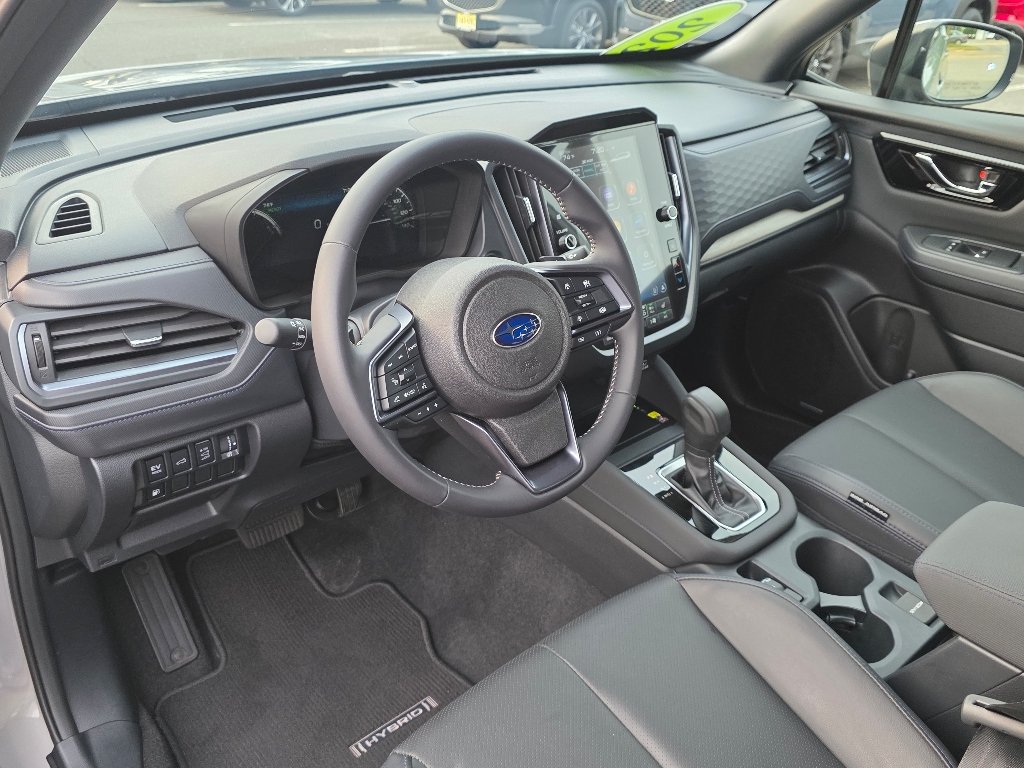 Used 2025 River Rock Pearl Subaru Limited image 32