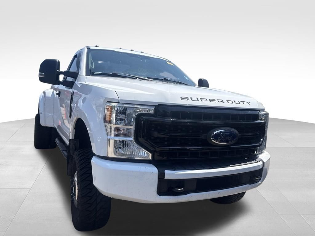 Used 2020 White Ford XL image 2