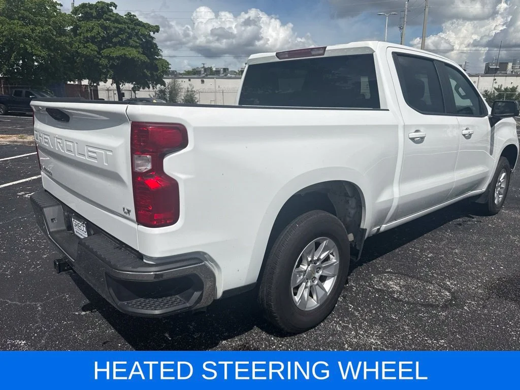 Used 2025 Summit White Chevrolet LT image 5