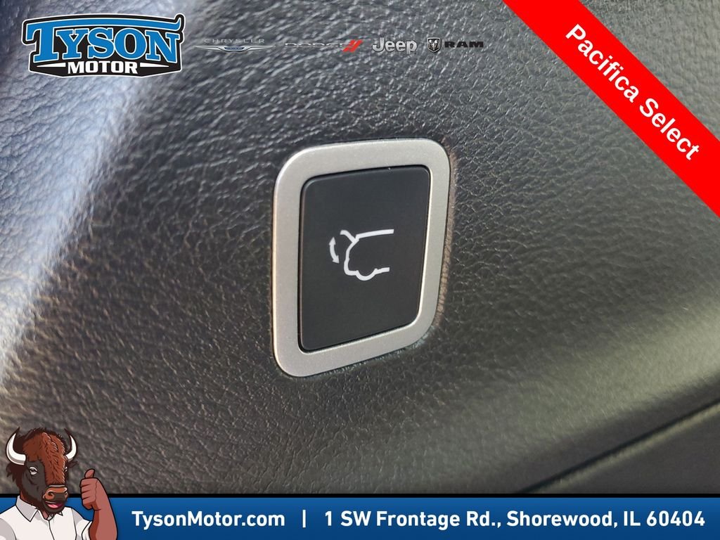 New 2026 Diamond Black Crystal Pearl-Coat Exterior Paint Chrysler Select image 7