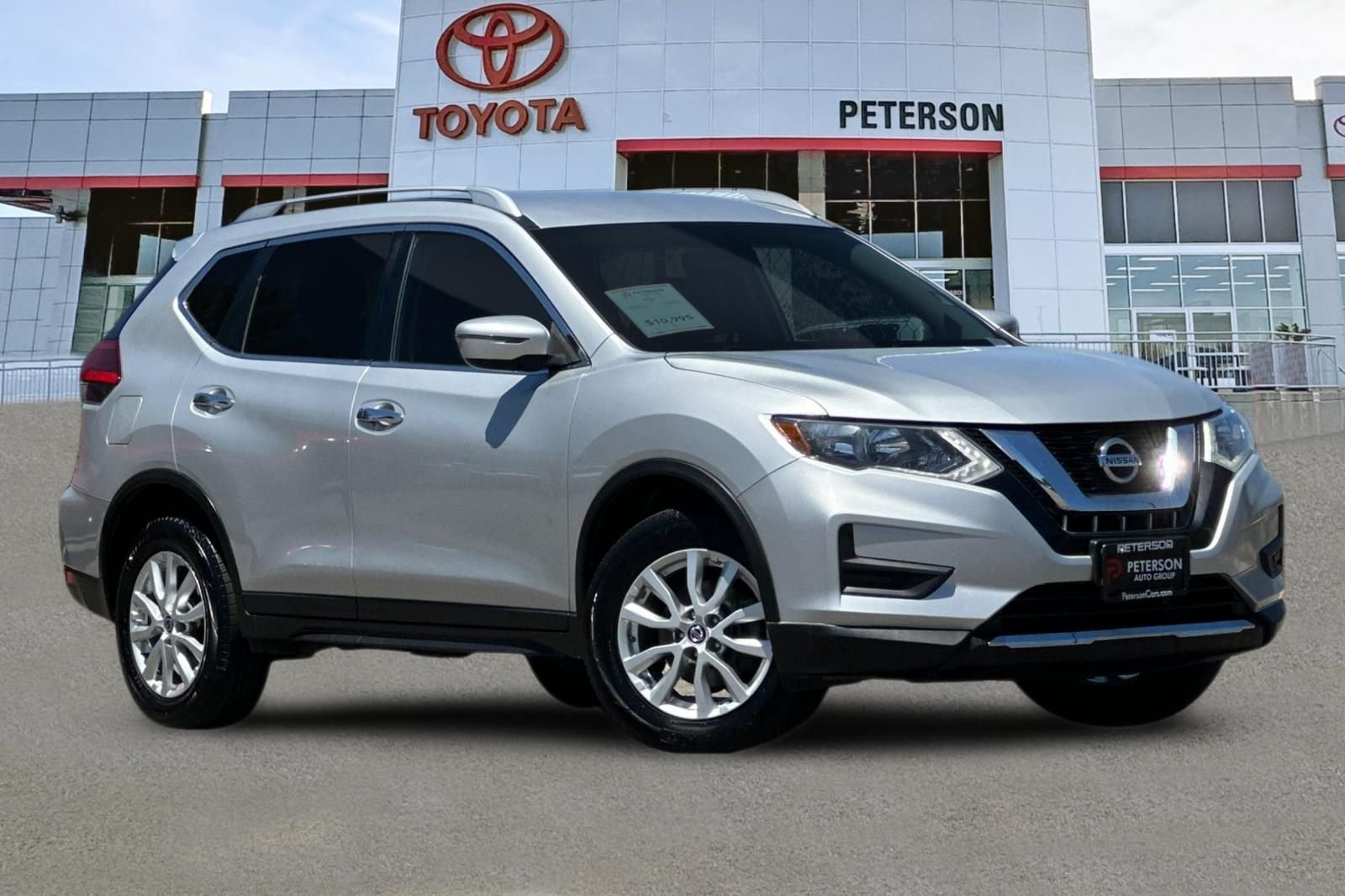 Used 2017 Nissan Rogue SV with VIN KNMAT2MV6HP507808 for sale in Boise, ID