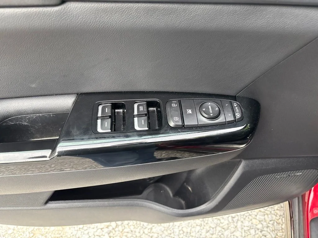 Used 2020 Red Kia SX image 10