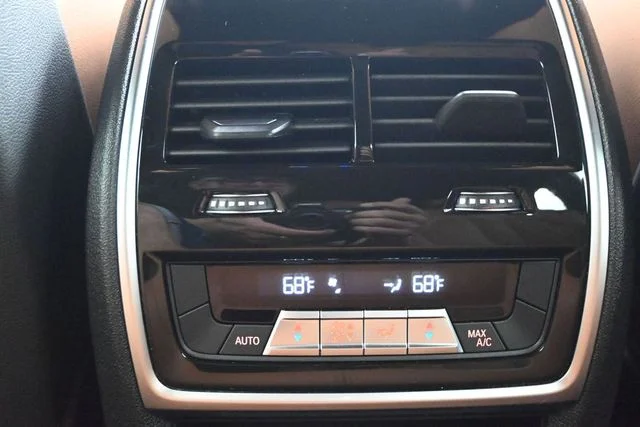 Used 2021 Gray BMW xDrive40i image 16