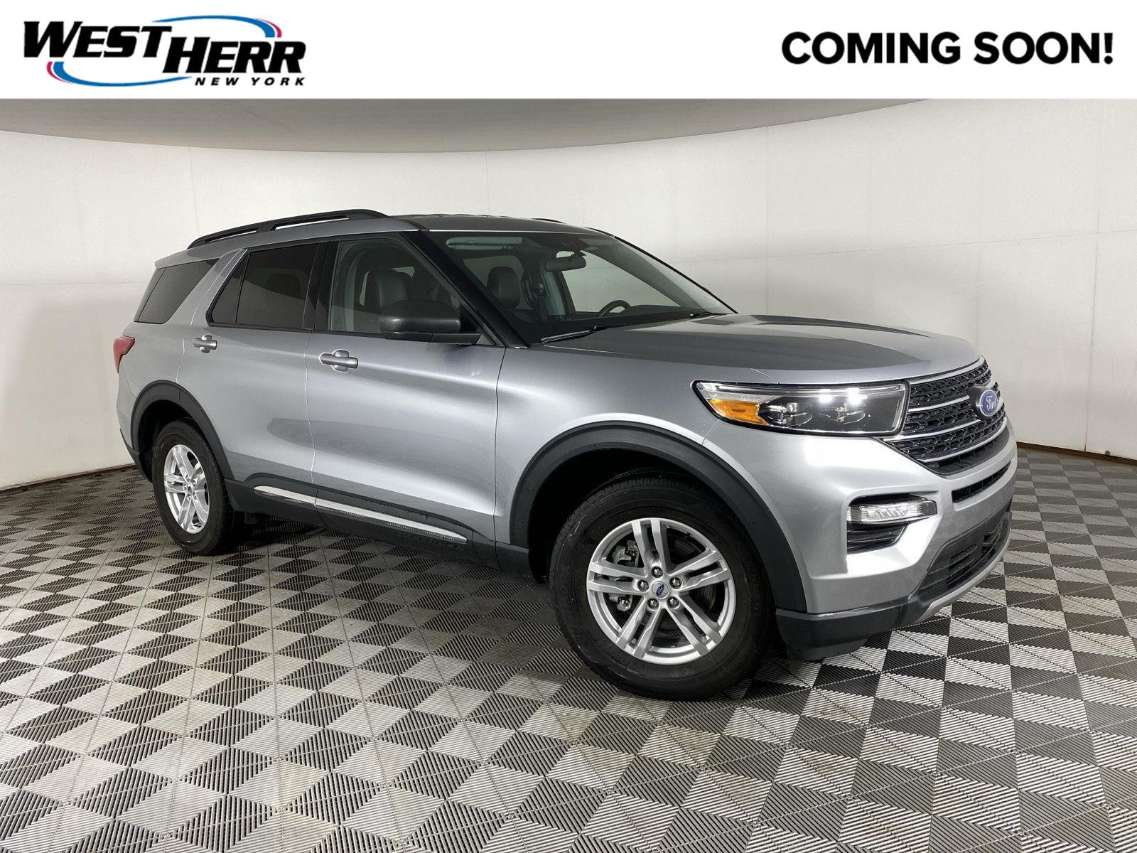 Used 2023 Iconic Silver Ford XLT image 1