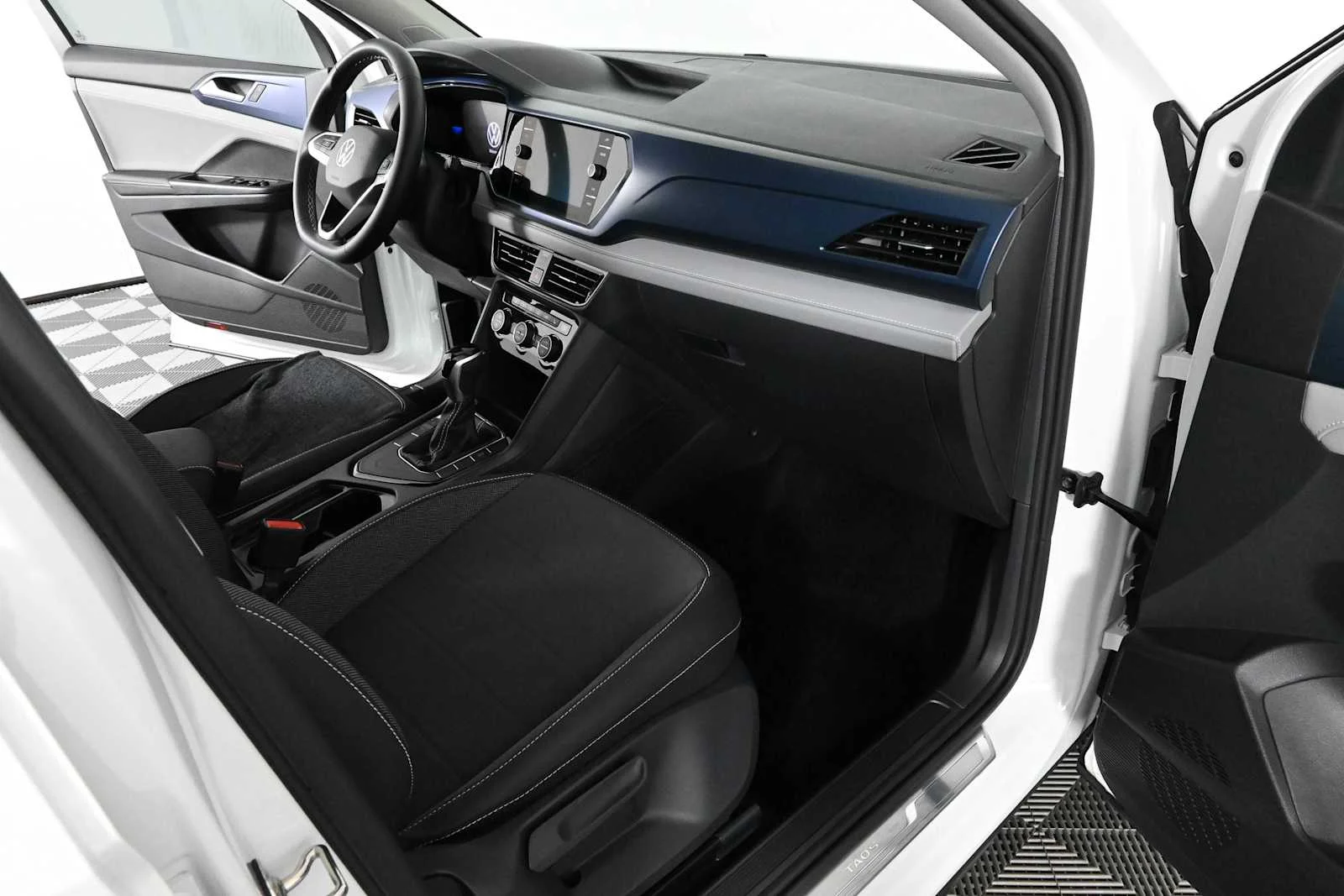 Certified Used 2024 Pure White Volkswagen SE image 7