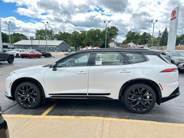 New 2026 Oxygen White with Black roof <sup>1</sup> Toyota  Limited image 6