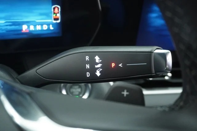 New 2027 Summit White Chevrolet LT image 24