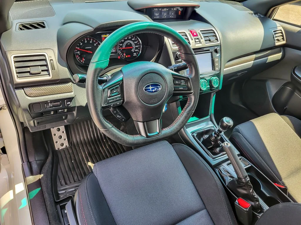Used 2020 White Subaru Base image 8
