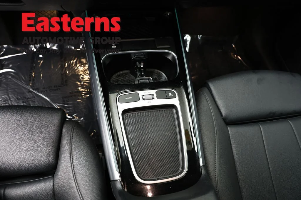 Used 2025 Gray Mercedes-Benz GLA 250 image 13