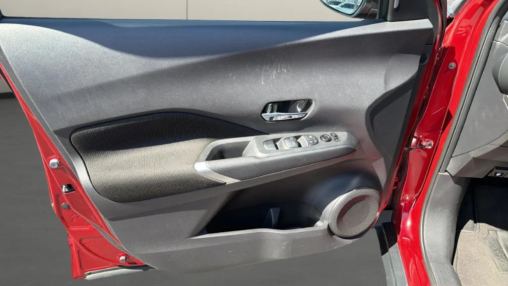Used 2021 Red Nissan SV Xtronic CVT image 31