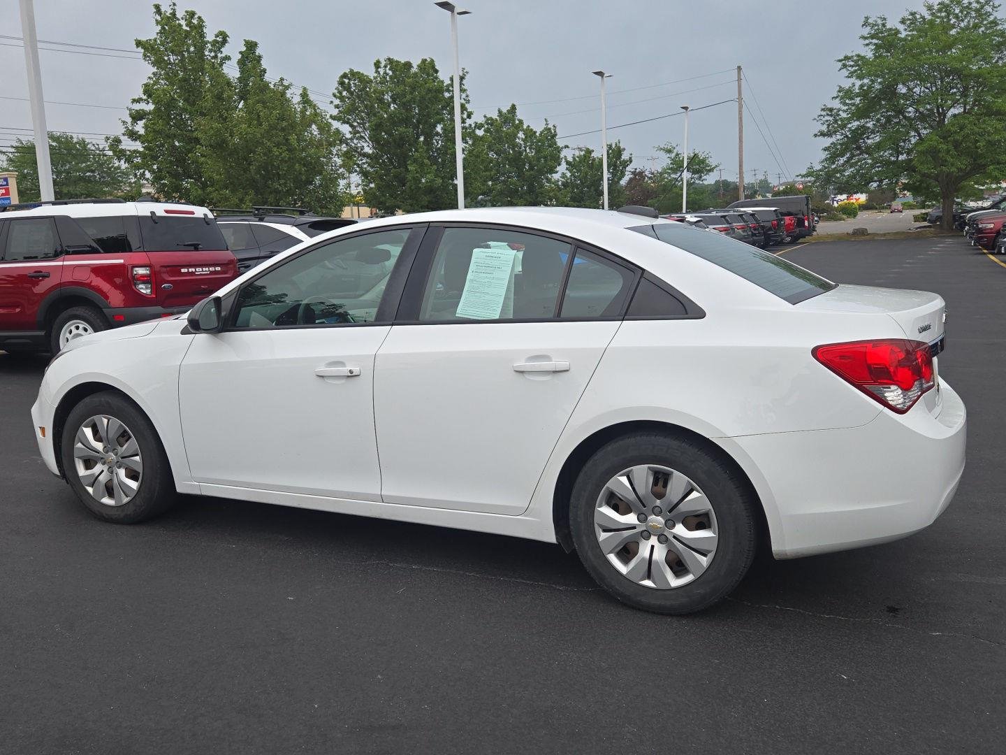 Used 2015 Summit White Chevrolet LS image 3