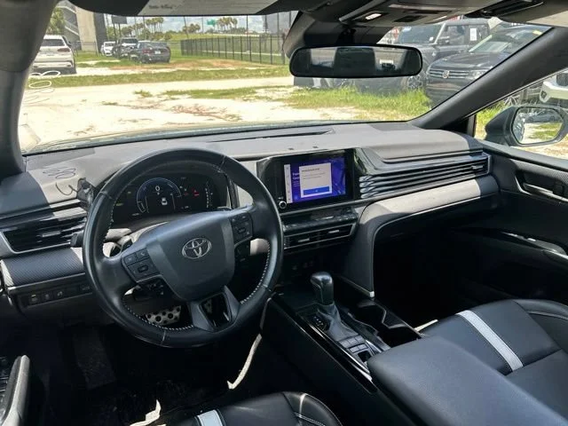 Used 2025 Ocean Gem Toyota SE image 14