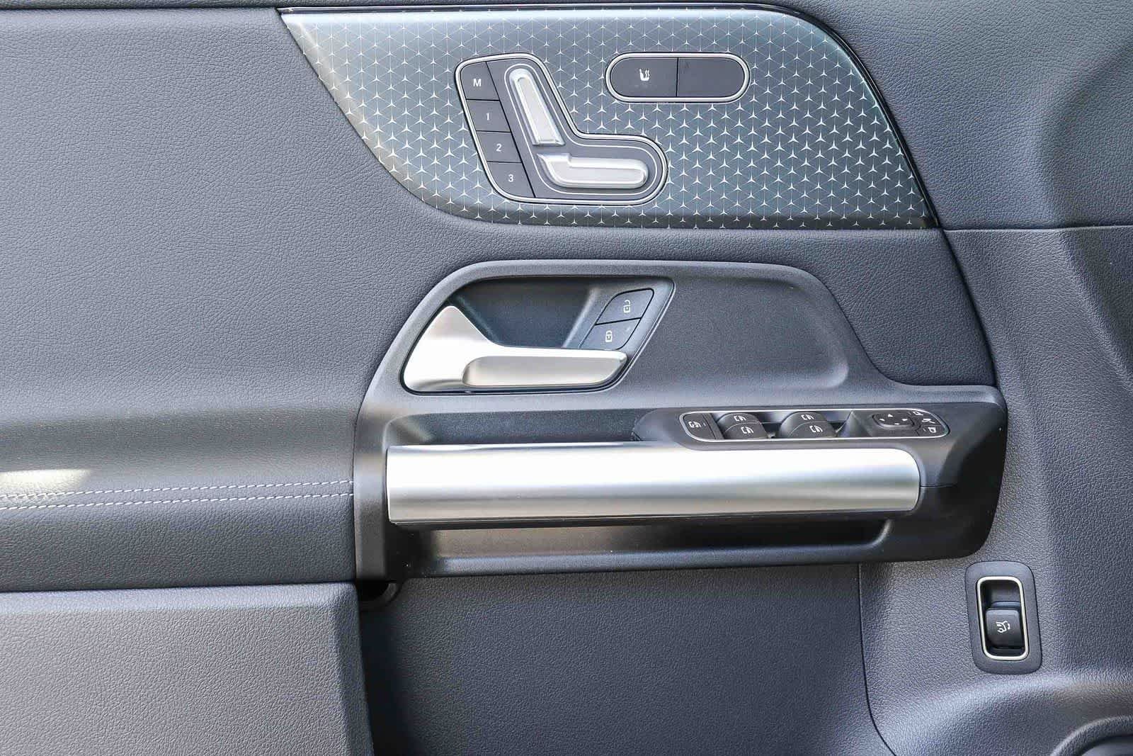 New 2026 Cirrus Silver Metallic Mercedes-Benz GLA 250 image 23