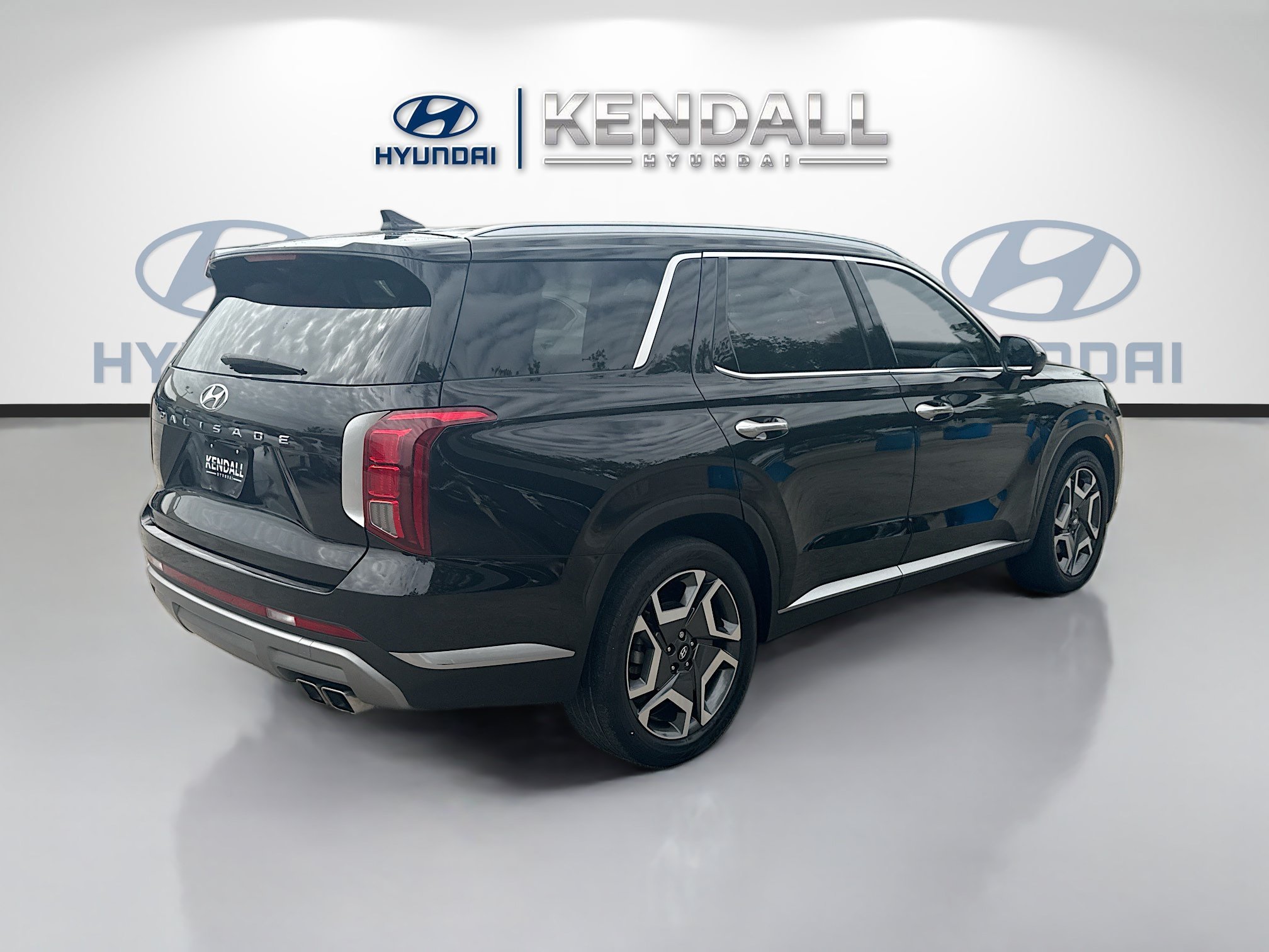 Used 2023 Abyss Black Pearl Hyundai SEL image 6