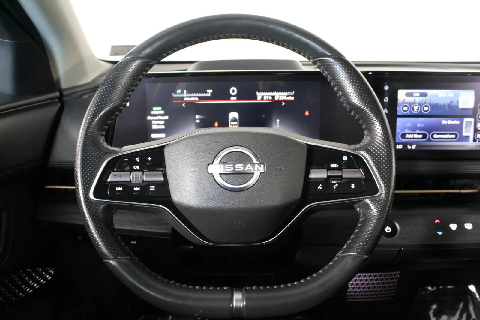 Used 2023 Black Nissan EVOLVE+ image 22