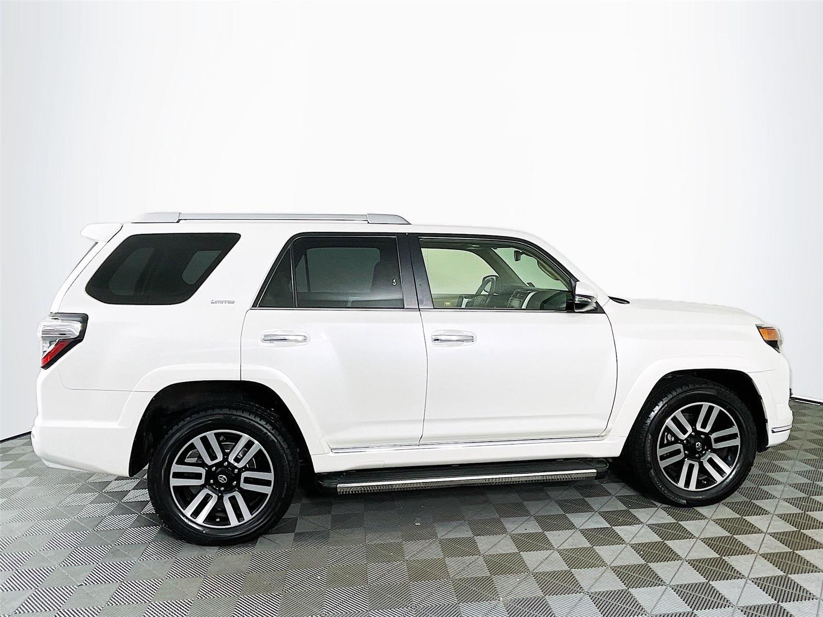 Used 2021 Blizzard Pearl Toyota Limited image 10
