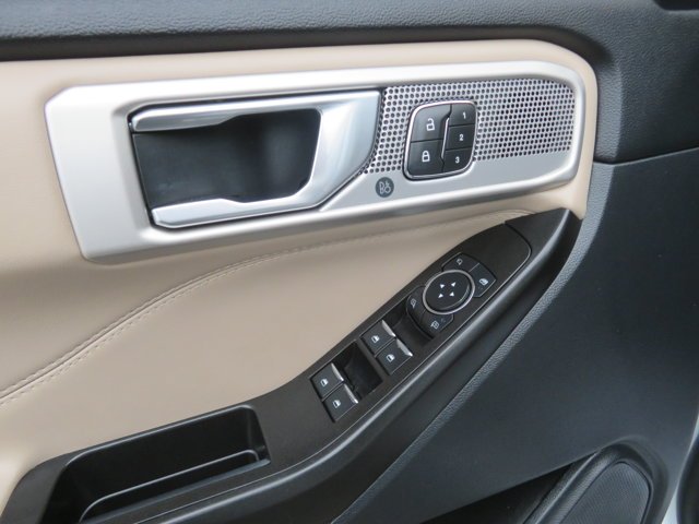 Used 2020 Oxford White Ford Limited image 19