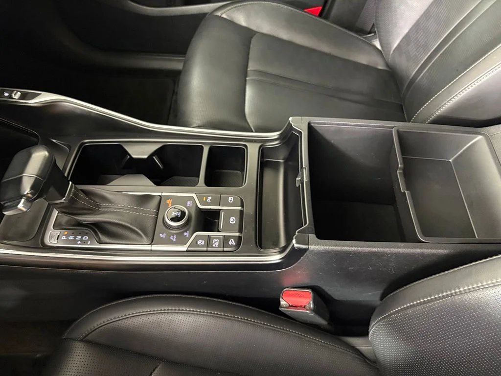 Used 2024 Black Kia S image 32