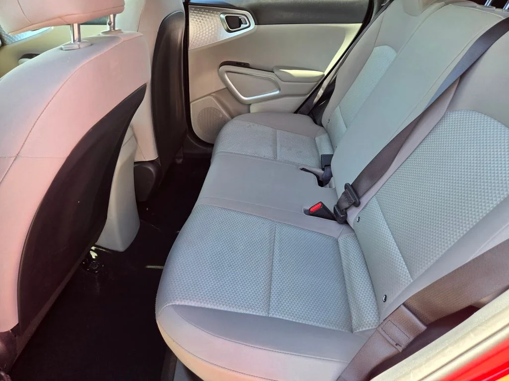 2023 Kia Soul LX - Photo 12