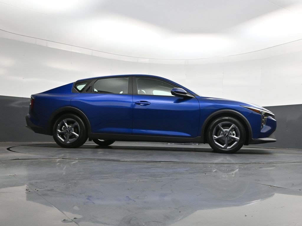 Used 2025 Deep Sea Blue Kia LXS image 29